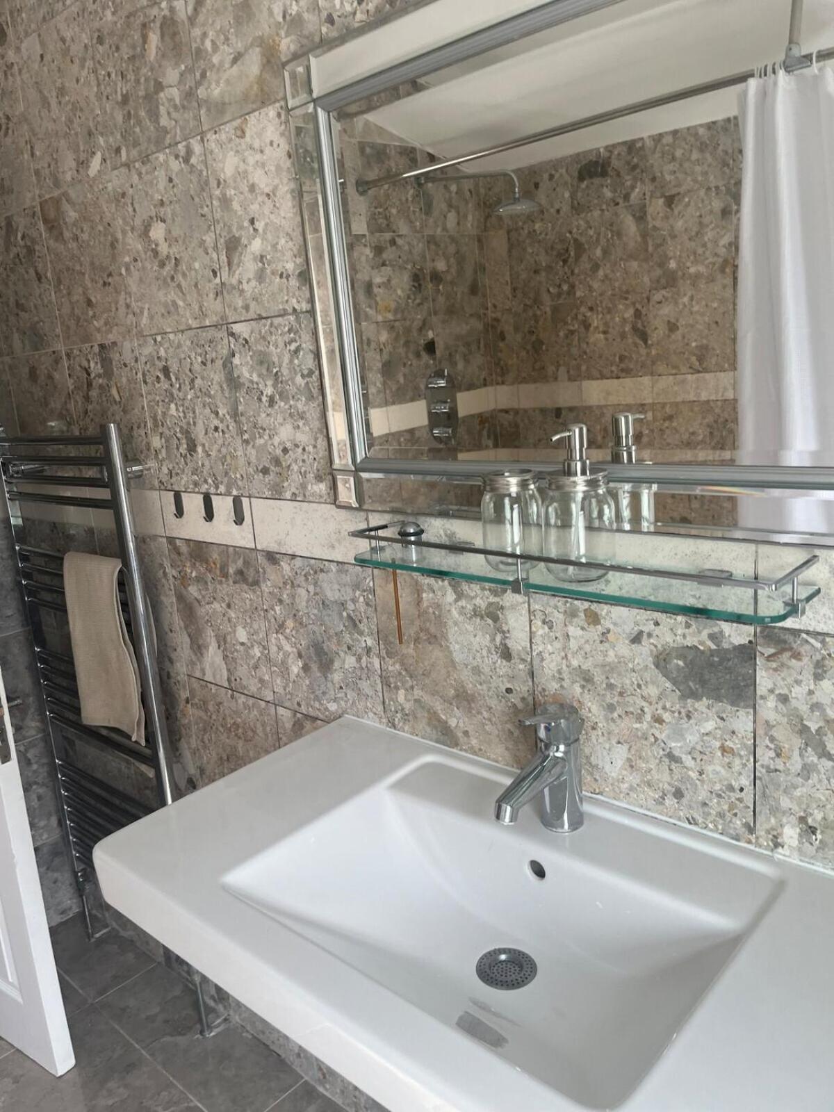 City Reach Retreat Spacious 4Bed House Startford Maryland Great Transport Links 런던 외부 사진